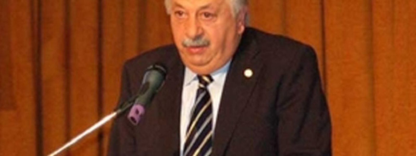 Δεν πρέπει να επιτρέψουμε να στοχοποιείται συνέχεια η Μύκονος