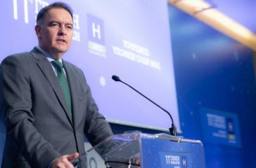 neo-polemo-me-ti-Booking