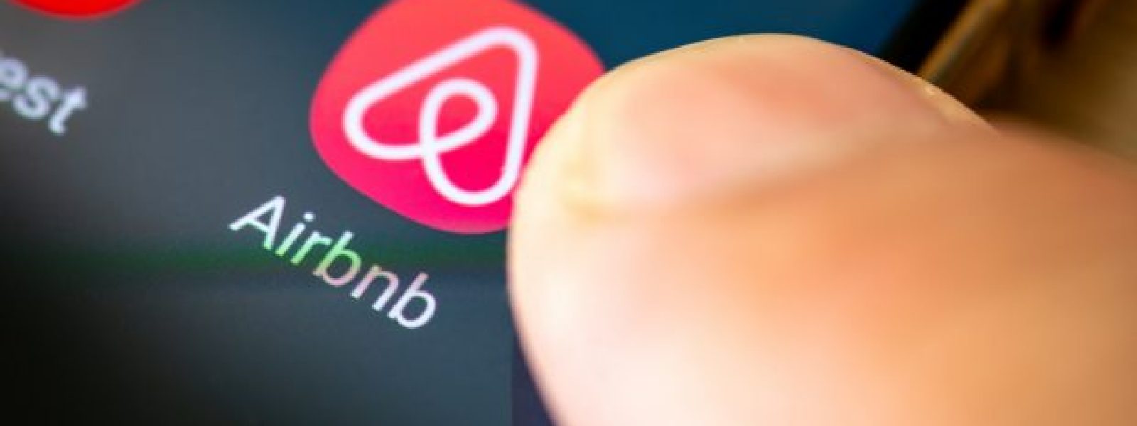 Airbnb: Έρχεται επιπλέον «χαράτσι» 600 ευρώ για τους ιδιοκτήτες