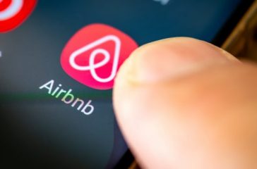 Airbnb-erchete-epipleon-charatsi-600
