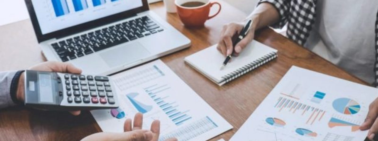 Φορολογικό νομοσχέδιο: Τι ισχύει με τις ανατροπές – Αυτά αλλάζουν σε Airbnb και φιλοδωρήματα