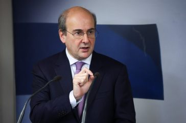 megali-anatropi-sta-Airbnb-–