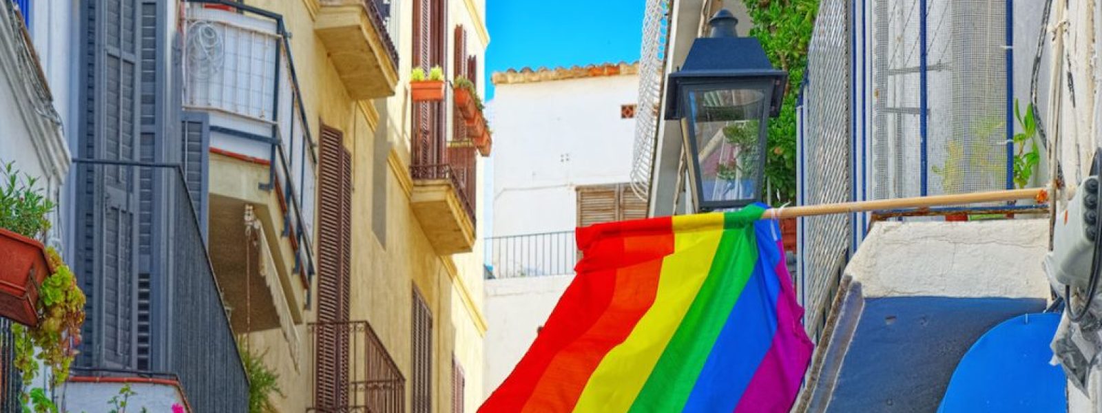 Πώς διαμορφώνεται η LGBT ταξιδιωτική αγορά έως το 2032