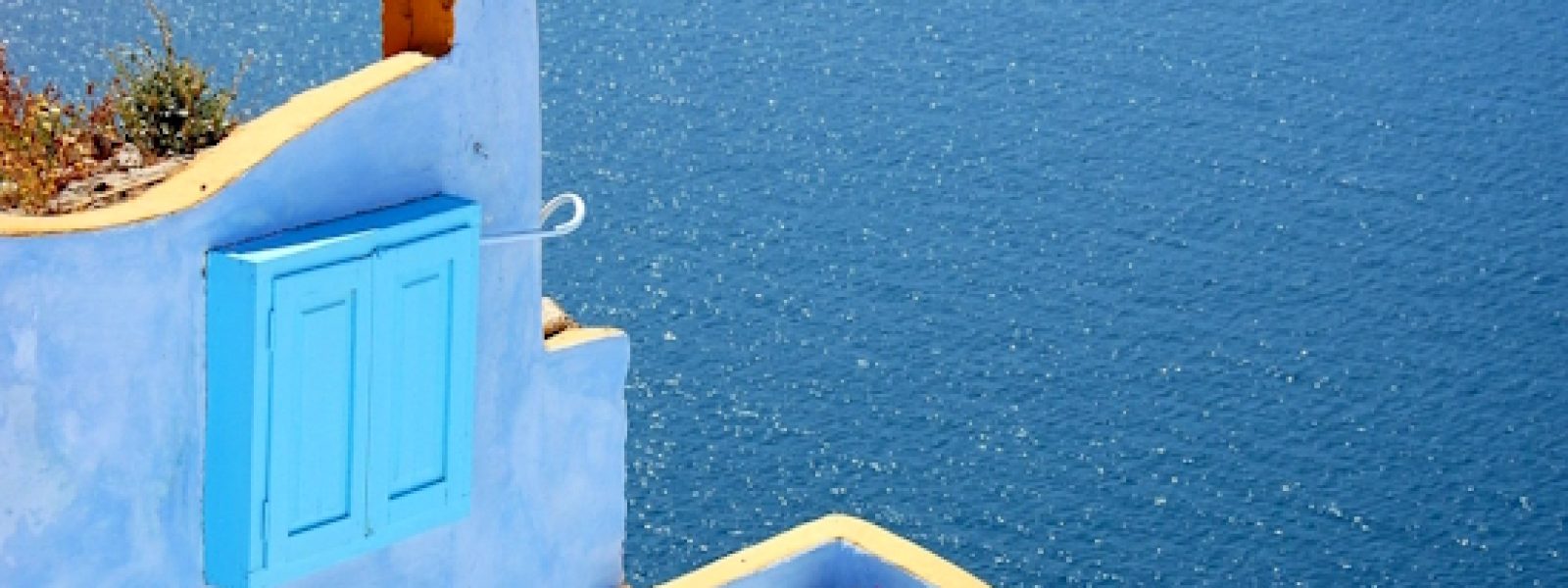 Ελλάδα: Πρωταθλήτρια στην ικανοποίηση επισκεπτών με υστέρηση στη βιωσιμότητα – Τι επηρεάζει τη φήμη της