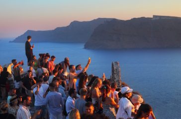 DERTOUR-tritos-dimofilesteros-proorismos-ton