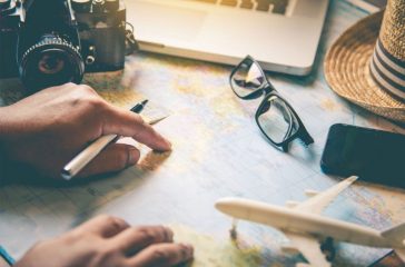 pos-epilegoun-proorismo-ke-diamoni